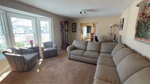 68 Labrador Drive, Greece, NY 14616