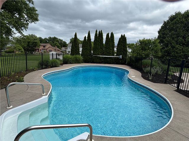 68 Labrador Drive, Greece, NY 14616