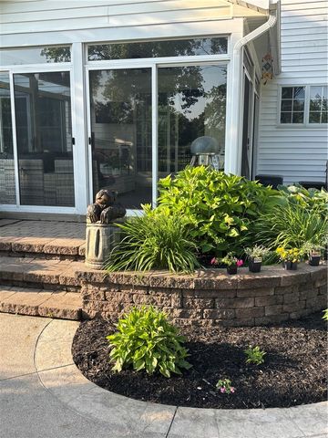 68 Labrador Drive, Greece, NY 14616