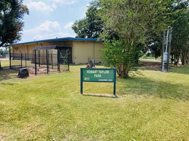 8201 Kenton Street, Houston, TX 77028