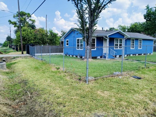 8201 Kenton Street, Houston, TX 77028