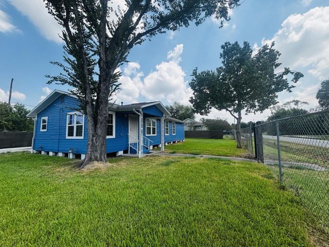 8201 Kenton Street, Houston, TX 77028