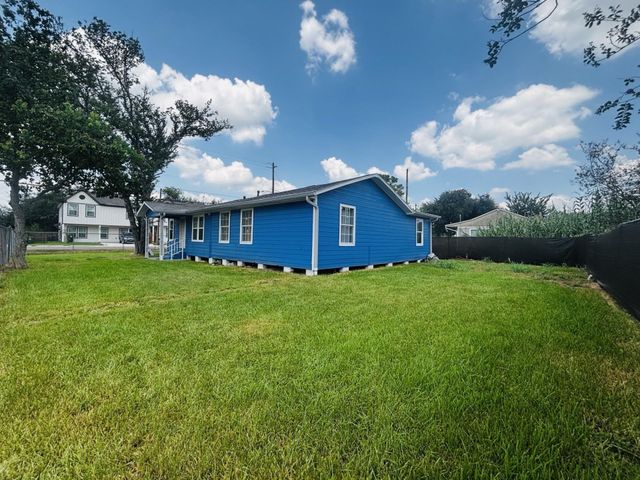 8201 Kenton Street, Houston, TX 77028