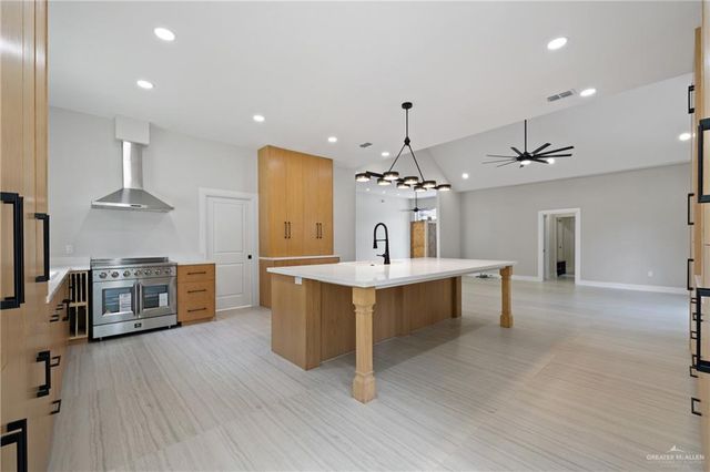 600 Bluebird Avenue, Mcallen, TX 78504