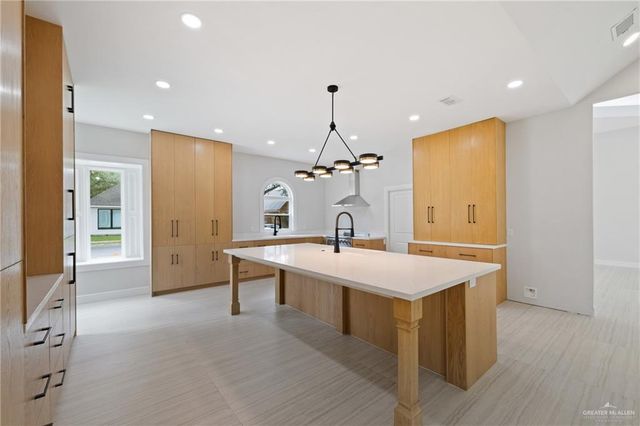 600 Bluebird Avenue, Mcallen, TX 78504