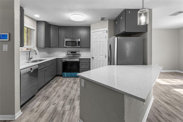 309 Cole Street, Webster, TX 77598
