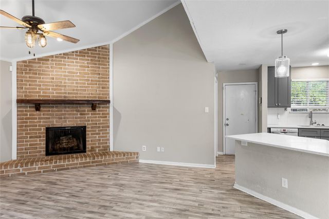 309 Cole Street, Webster, TX 77598
