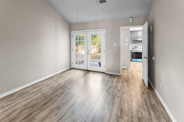 309 Cole Street, Webster, TX 77598