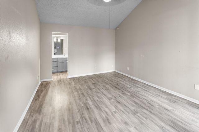 309 Cole Street, Webster, TX 77598