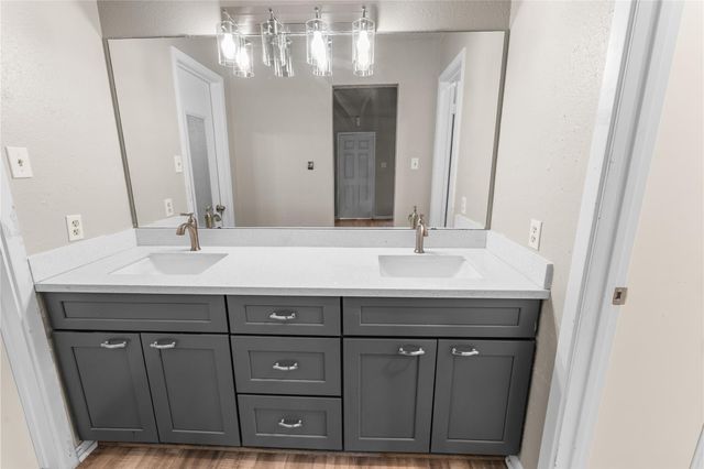 309 Cole Street, Webster, TX 77598