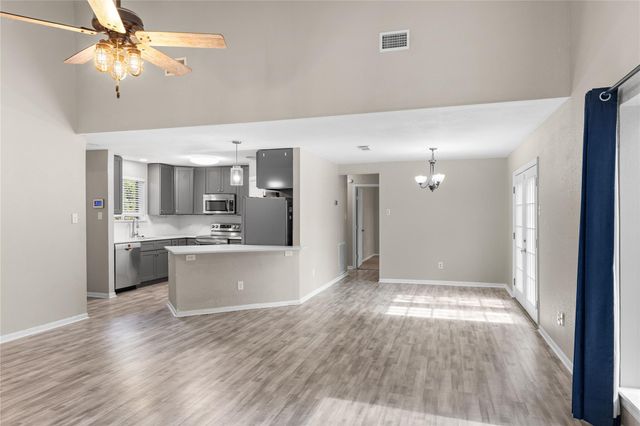 309 Cole Street, Webster, TX 77598