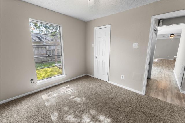 309 Cole Street, Webster, TX 77598