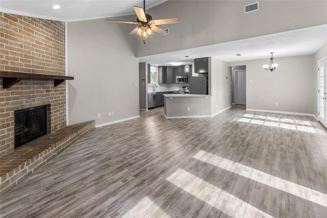 309 Cole Street, Webster, TX 77598