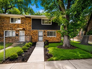 8818 S Cottage Grove Avenue, Chicago, IL 60619