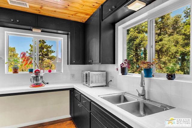 23971 Skyview Drive, Idyllwild, CA 92549