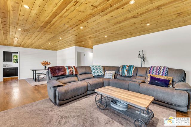 23971 Skyview Drive, Idyllwild, CA 92549