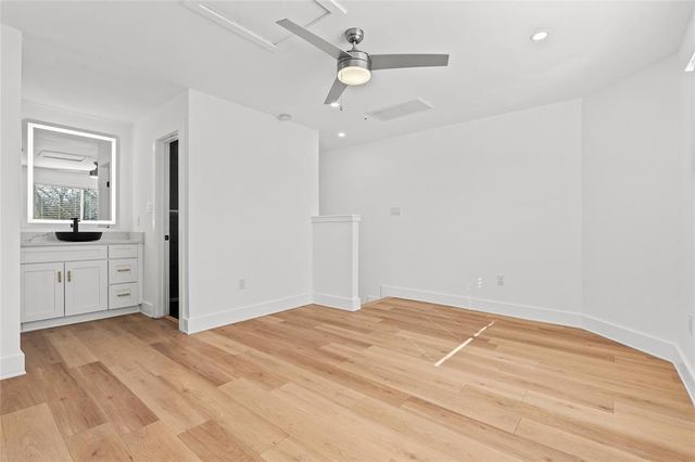 2706 Wheless LN Bldg 4, Austin, TX 78723