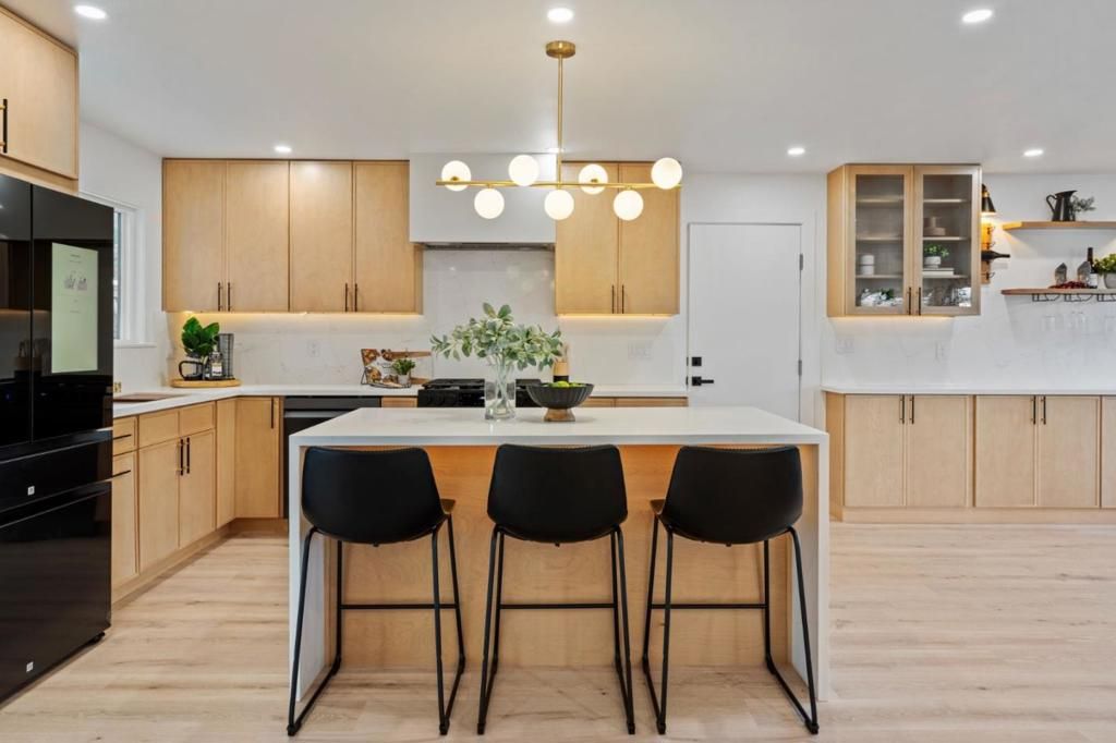 Image 12 of property listing at 100 Hardie Drive, Moraga, CA 94556
