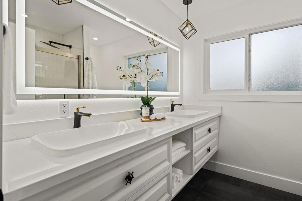 Image 21 of property listing at 100 Hardie Drive, Moraga, CA 94556