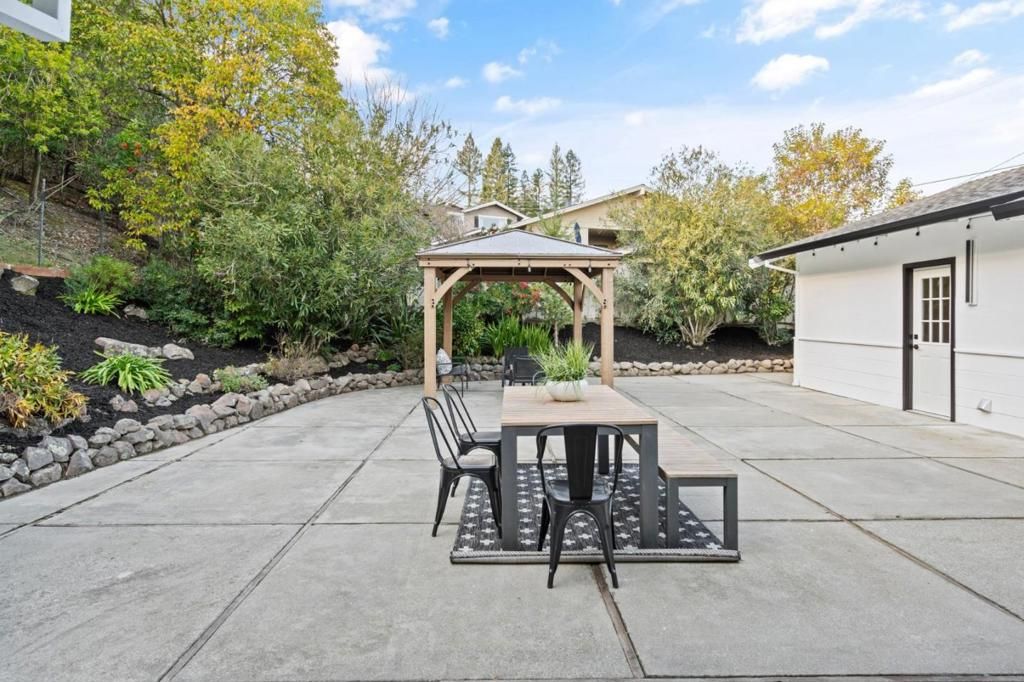 Image 36 of property listing at 100 Hardie Drive, Moraga, CA 94556