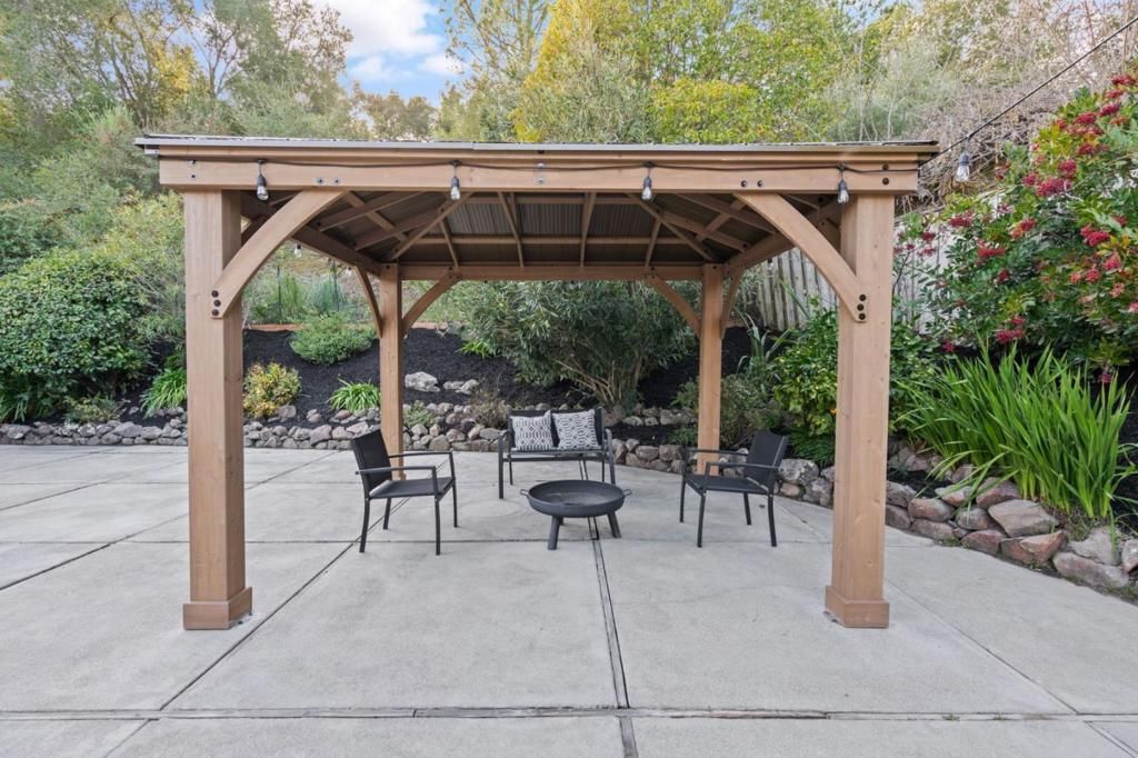 Image 37 of property listing at 100 Hardie Drive, Moraga, CA 94556