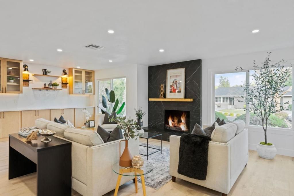 Image 6 of property listing at 100 Hardie Drive, Moraga, CA 94556