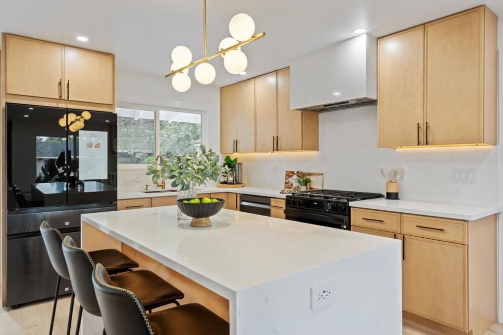 Image 9 of property listing at 100 Hardie Drive, Moraga, CA 94556