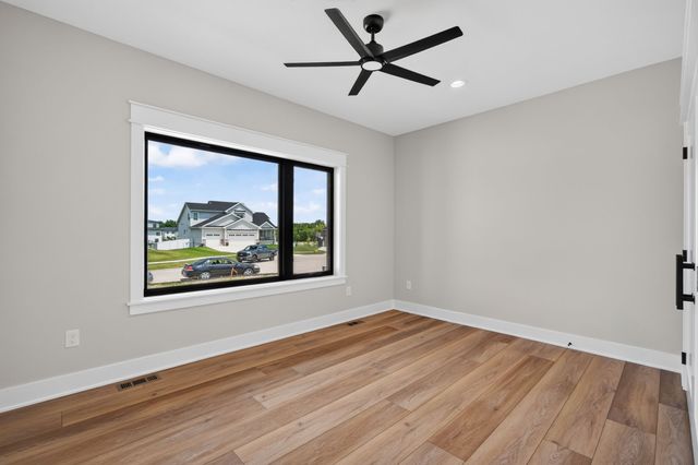 270 NW Copperleaf Court, Waukee, IA 50263
