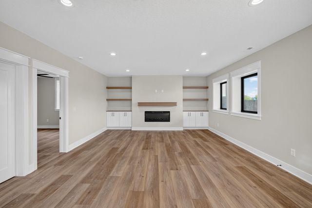 270 NW Copperleaf Court, Waukee, IA 50263