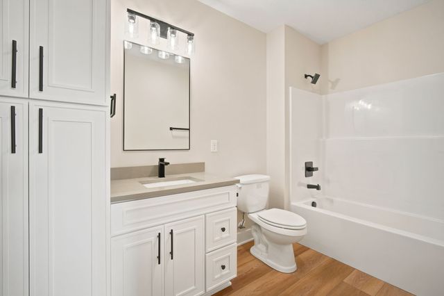 270 NW Copperleaf Court, Waukee, IA 50263