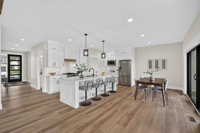 270 NW Copperleaf Court, Waukee, IA 50263