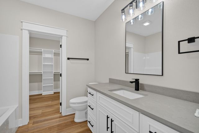 270 NW Copperleaf Court, Waukee, IA 50263