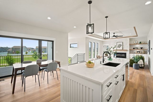 270 NW Copperleaf Court, Waukee, IA 50263