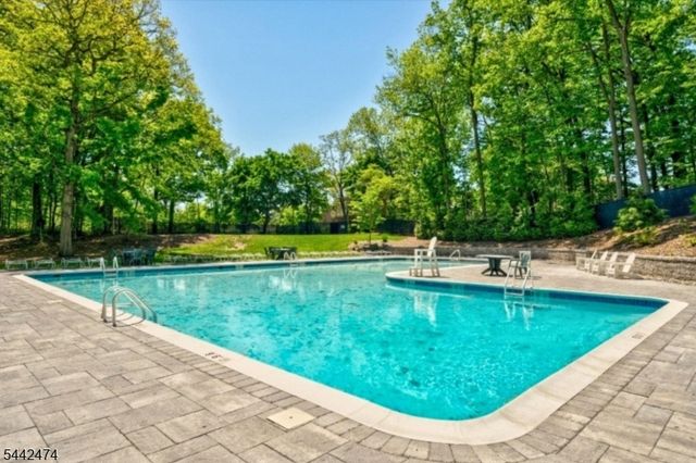 89 Troy Dr, Springfield Twp., NJ 07081