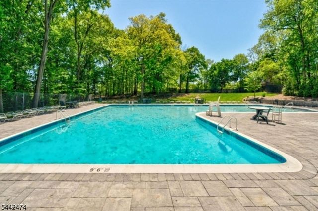 89 Troy Dr, Springfield Twp., NJ 07081