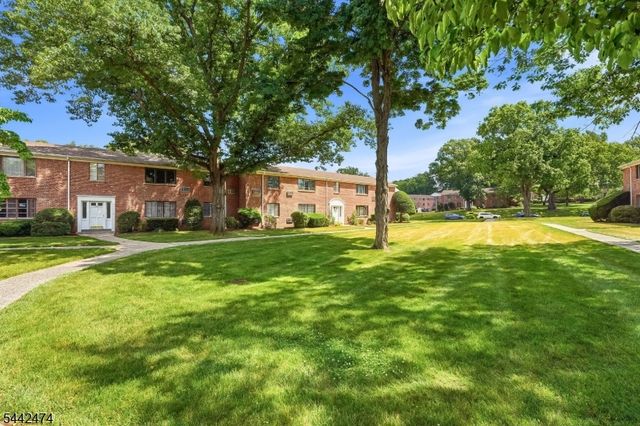 89 Troy Dr, Springfield Twp., NJ 07081