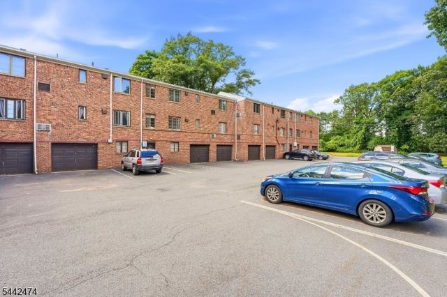 89 Troy Dr, Springfield Twp., NJ 07081