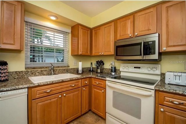 999 GILLESPIE DRIVE, Palm Harbor, FL 34684