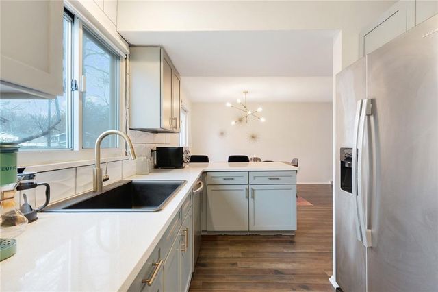 9102 Grant Lane, Overland Park, KS 66212