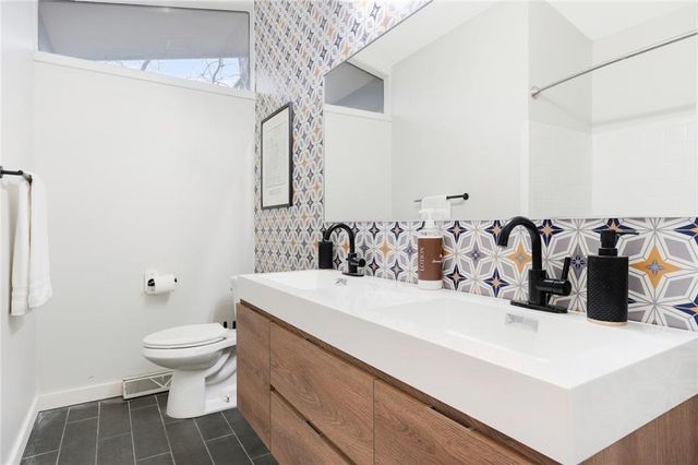 9102 Grant Lane, Overland Park, KS 66212