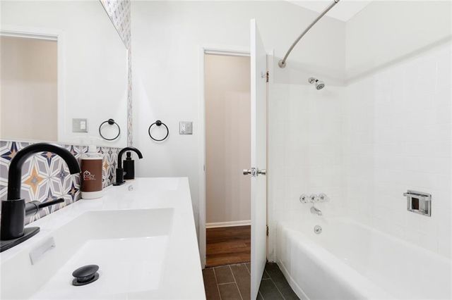 9102 Grant Lane, Overland Park, KS 66212
