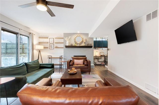 9102 Grant Lane, Overland Park, KS 66212