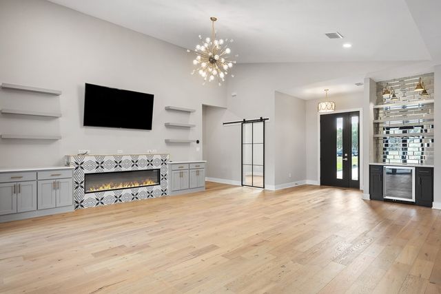845 Coronado Dr, Kerrville, TX 78028