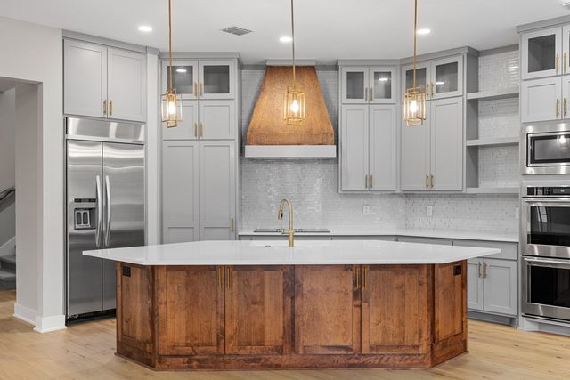 845 Coronado Dr, Kerrville, TX 78028