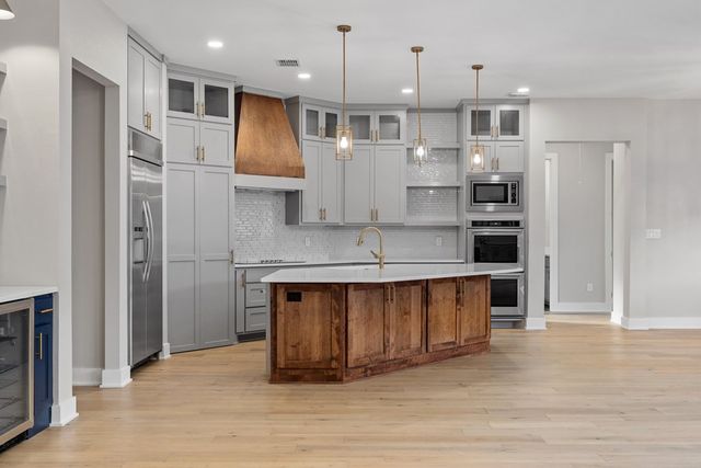 845 Coronado Dr, Kerrville, TX 78028