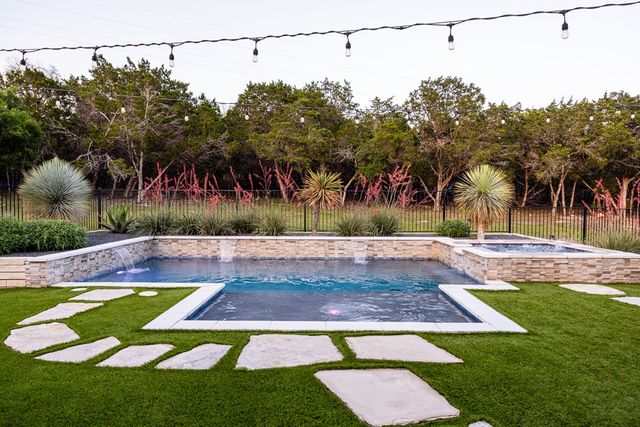 845 Coronado Dr, Kerrville, TX 78028