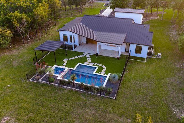 845 Coronado Dr, Kerrville, TX 78028