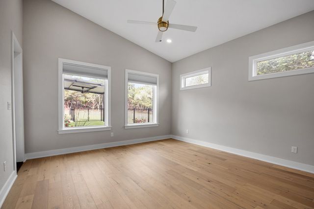 845 Coronado Dr, Kerrville, TX 78028