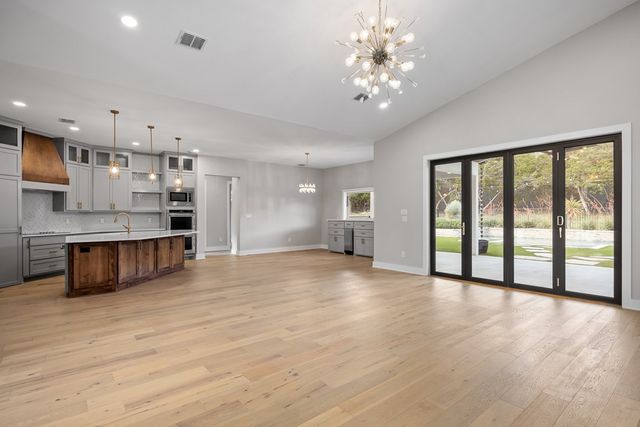 845 Coronado Dr, Kerrville, TX 78028
