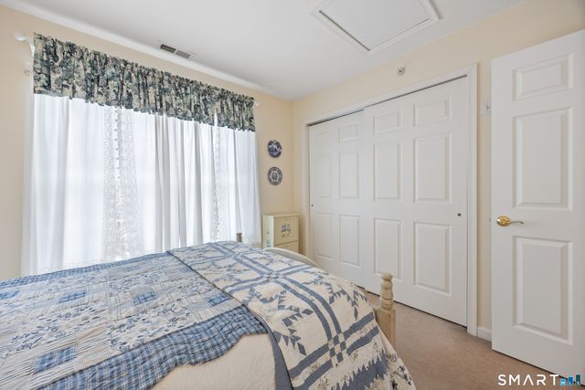 21 Fieldstone Court 21, North Haven, CT 06473